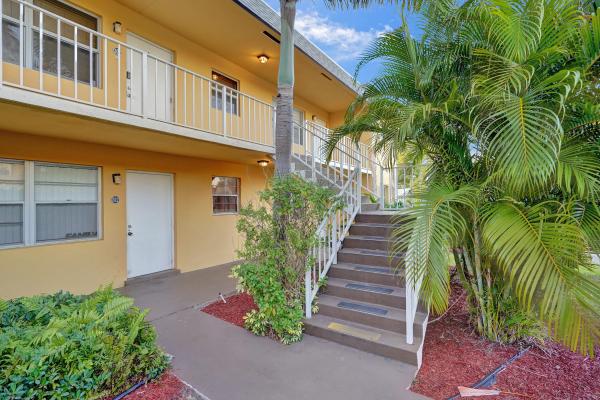 Enclave Sandpiper, 200 Croton Ave #202, Lantana, Florida 33462, image 1