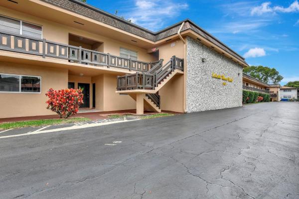 Lakeside Manor North, 5900 NW 17th Pl #214, Sunrise, Florida 33313, image 1