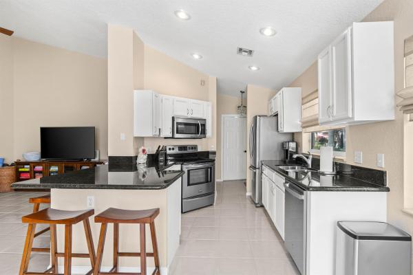 Palm Beach Bath & Tennis, 5561 Grande Palm Cir, Delray Beach, Florida 33484, image 1