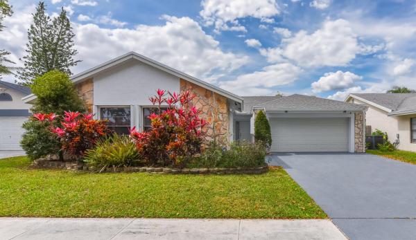 Country Landing 3 At Loggers Run, 20977 Country Creek Dr, Boca Raton, Florida 33428, image 1