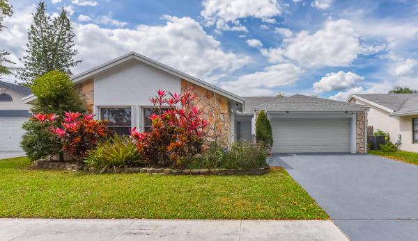 Country Landing 3 At Loggers Run, 20977 Country Creek Dr, Boca Raton, Florida 33428, image 1