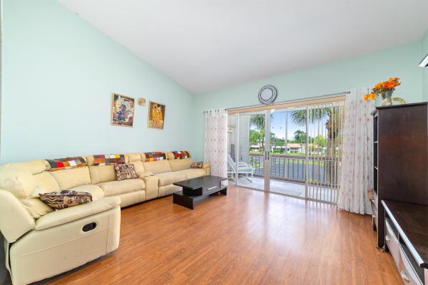 2528 Boundbrook Dr #206, Palm Springs, Florida 33406, image 1