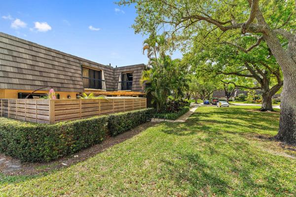 Glenwood Townhomes, 314 3rd Ter, Palm Beach Gardens, Florida 33418, image 1