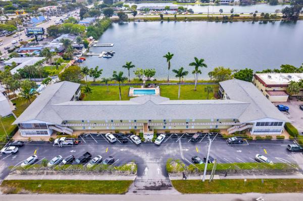 960 Crystal Lake Dr #115, Pompano Beach, Florida 33064, image 1