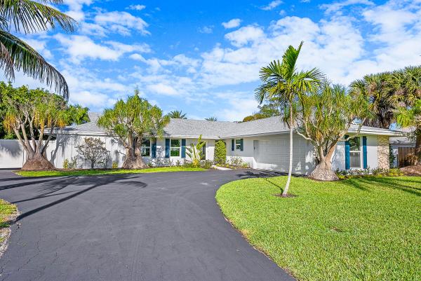Tequesta Country Club, 59 Yacht Club Pl, Tequesta, Florida 33469, image 1