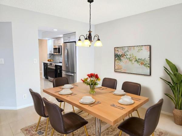 Abaco Village, 1601 Abaco Dr #E3, Coconut Creek, Florida 33066, image 2