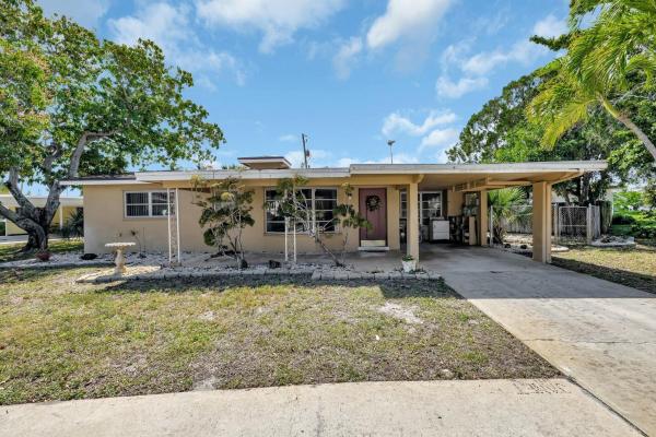 Hillsboro Heights, 896 NE 5th St, Deerfield Beach, Florida 33441, image 1