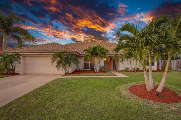 Frenchmen's Landing, 2545 Bordeaux Ct, Palm Beach Gardens, Florida 33410, image 1