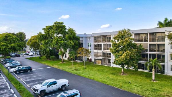 Royal Park, 116 Royal Park Dr #3d, Oakland Park, Florida 33309, image 1