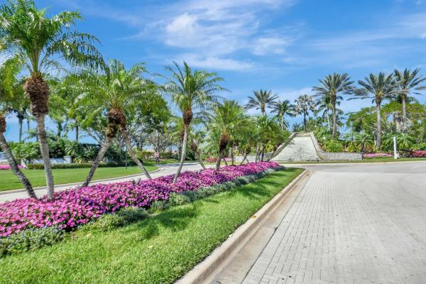 The Estates At Baywinds, 9429 Lantern Bay Cir, West Palm Beach, Florida 33411, image 2