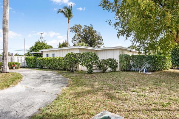 Meadow Park, 2839 Seminole Rd, Palm Springs, Florida 33406, image 1