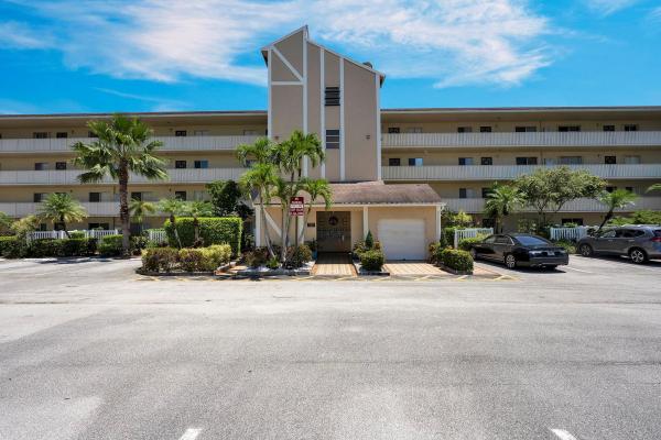 Huntington Lakes 3, 14376 Amberly 104th Ln #104, Delray Beach, Florida 33446, image 1