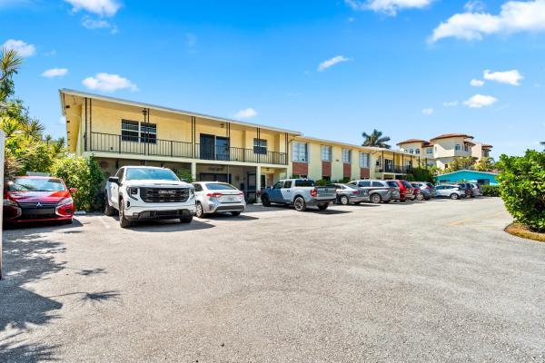 Beach Haven Gardens, 1962 NE 6th St #4b, Deerfield Beach, Florida 33441, image 1