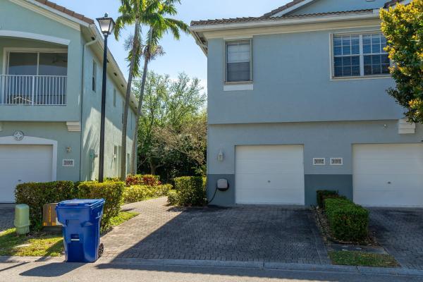 Thousand Oaks, 3197 Laurel Ridge Cir, Riviera Beach, Florida 33404, image 1