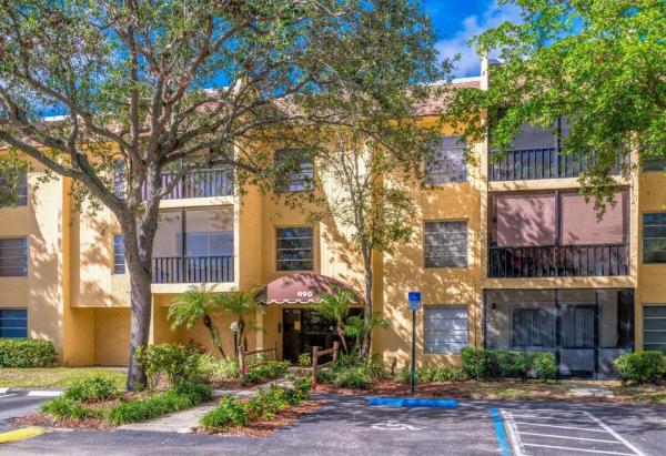 Casa Del Rio, 490 NW 20th St #209, Boca Raton, Florida 33431, image 1