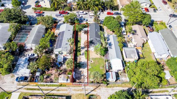 Lake Worth Town, 320 N D St, Lake Worth Beach, Florida 33460, image 1