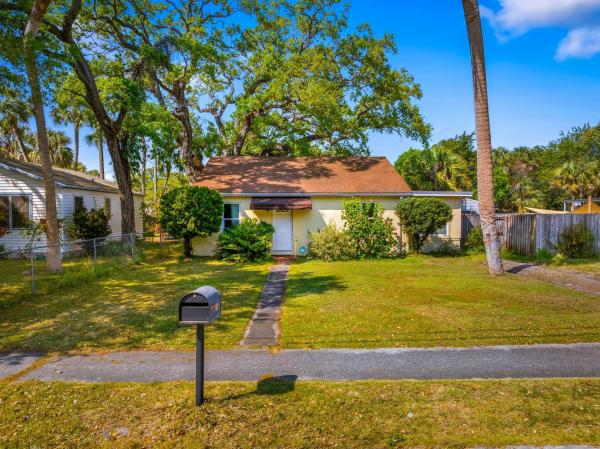 Parkway Place, 810 Citrus Ave, Fort Pierce, Florida 34950, image 1