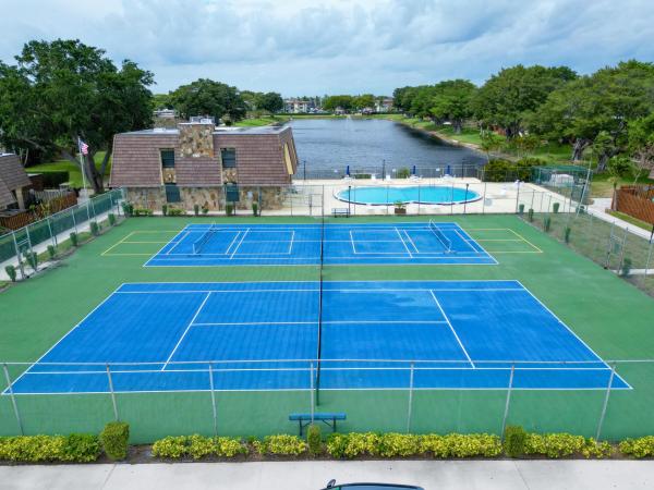 Springdale, 154 Springdale Cir, Palm Springs, Florida 33461, image 1