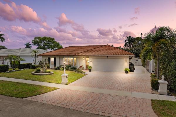 Boca Raton Square, 984 SW 7th St, Boca Raton, Florida 33486, image 1