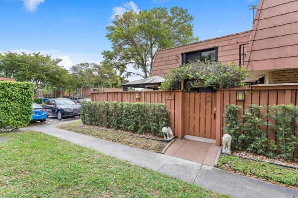 Sandalwood At Boynton Beach, 410 Buttonwood Ln, Boynton Beach, Florida 33436, image 1