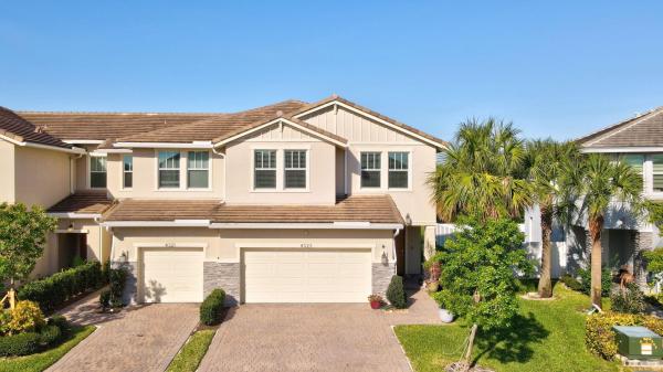 Veleiros At Crystal Lake, 4323 Veleiros Ave, Deerfield Beach, Florida 33064, image 1