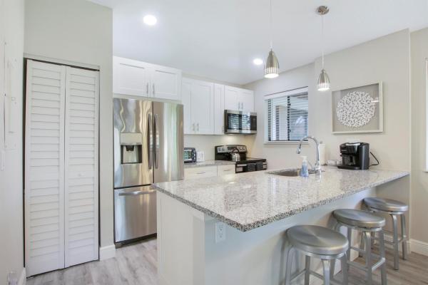 Club Cottages, 222 Club Dr, Palm Beach Gardens, Florida 33418, image 1
