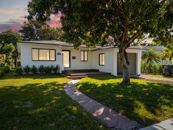 Dixie Gardens, 2442 Grant St, Hollywood, Florida 33020, image 1
