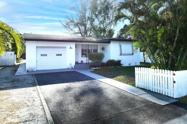 Lakewood Gardens, 3930 Kirk Rd, Palm Springs, Florida 33461, image 1