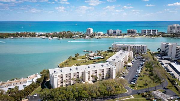 Broadview, 300 Intracoastal Pl #203, Tequesta, Florida 33469, image 1