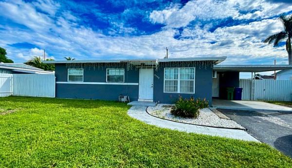 Lake Stevens Estates At Carol City, 5420 NW 182nd St, Miami Gardens, Florida 33055, image 1
