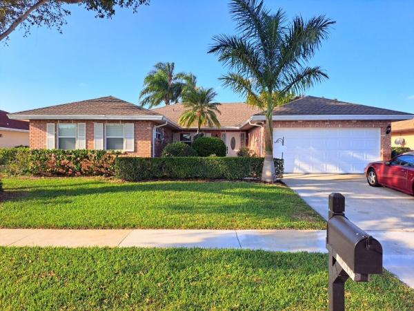 Pine Tree Village, 10645 Green Trail Dr, Boynton Beach, Florida 33436, image 1
