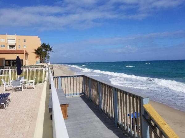 Le Chateau Royal, 3540 S Ocean Blvd #114, South Palm Beach, Florida 33480, image 1