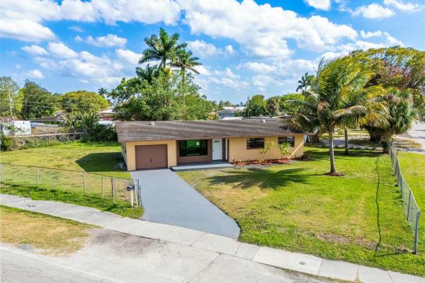349 NW 10th St, Belle Glade, Florida 33430, image 1
