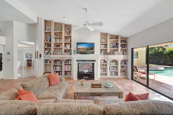 Colonnade At Glen Oaks, 2610 NW 49th St, Boca Raton, Florida 33434, image 2