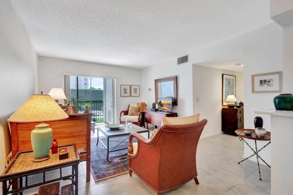 Viking Arms, 1527 S Flagler Dr #205F, West Palm Beach, Florida 33401, image 2