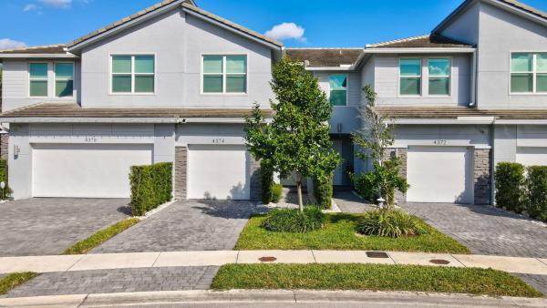 Veleiros At Crystal Lake, 4374 Veleiros Ave, Deerfield Beach, Florida 33064, image 1