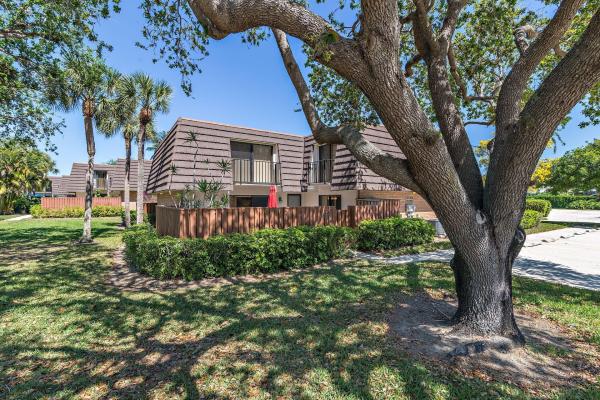 The Lakes At The Bluffs, 1604 16th Ct #18d, Jupiter, Florida 33477, image 1
