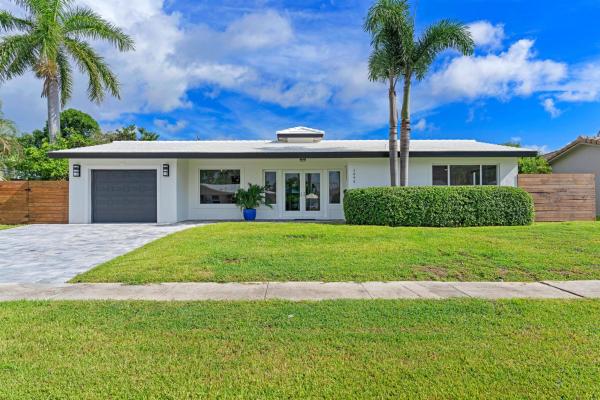 Boca Raton Square, 1093 SW 14th St, Boca Raton, Florida 33486, image 1