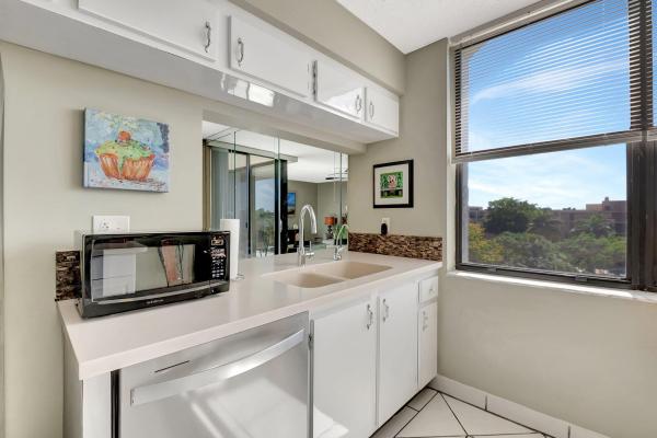 Lavers Resort & Racquet Club, 825 Egret Cir #511, Delray Beach, Florida 33444, image 2
