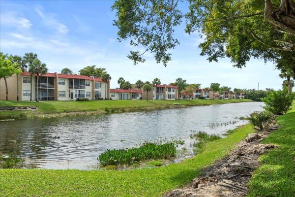 Golden Lakes Village, 100 Lake Anne Dr, West Palm Beach, Florida 33411, image 1