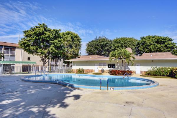 Village Green 2, 400 Village Green Cir W #212, Palm Springs, Florida 33461, image 2