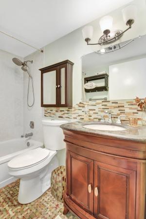 Village Green 2, 400 Village Green Cir W #212, Palm Springs, Florida 33461, image 3