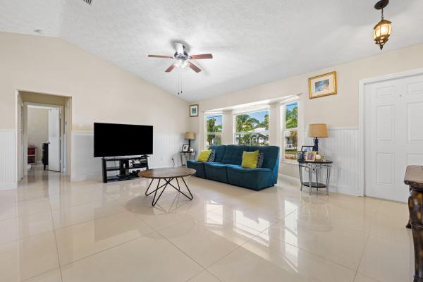 Riverview, 932 SE Damask Ave, Port St. Lucie, Florida 34983, image 3