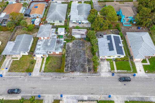 Riviera Beach Heights, W W 3rd St, Riviera Beach, Florida 33404, image 1