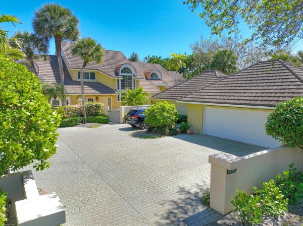 Muirfield, 2624 Muirfield Ct, Wellington, Florida 33414, image 1
