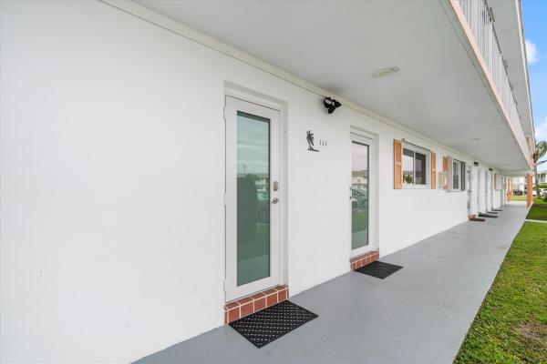 Leisureville Lake, 1116 Lake Ter #111, Boynton Beach, Florida 33426, image 1