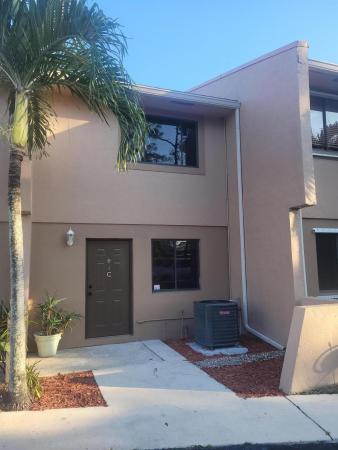 Royal Village Townhouses, 139 Sparrow Dr #4c, Royal Palm Beach, Florida 33411, image 1