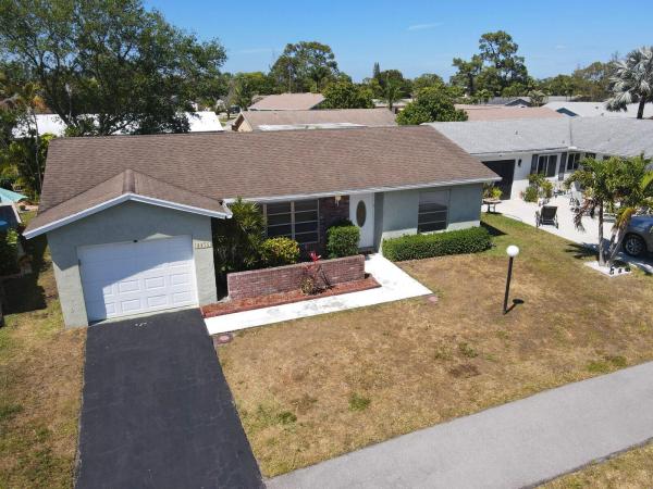 Lucerne Lakes South, 4475 Pine Park Cir, Lake Worth Beach, Florida 33467, image 1