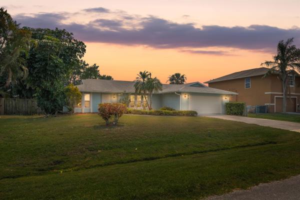 858 SE Cavern Ave, Port St. Lucie, Florida 34983, image 1