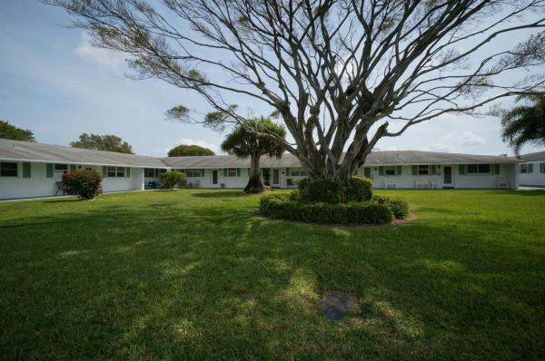 Leisureville Golf View, 400 SW Golfview Ter #115, Boynton Beach, Florida 33426, image 1
